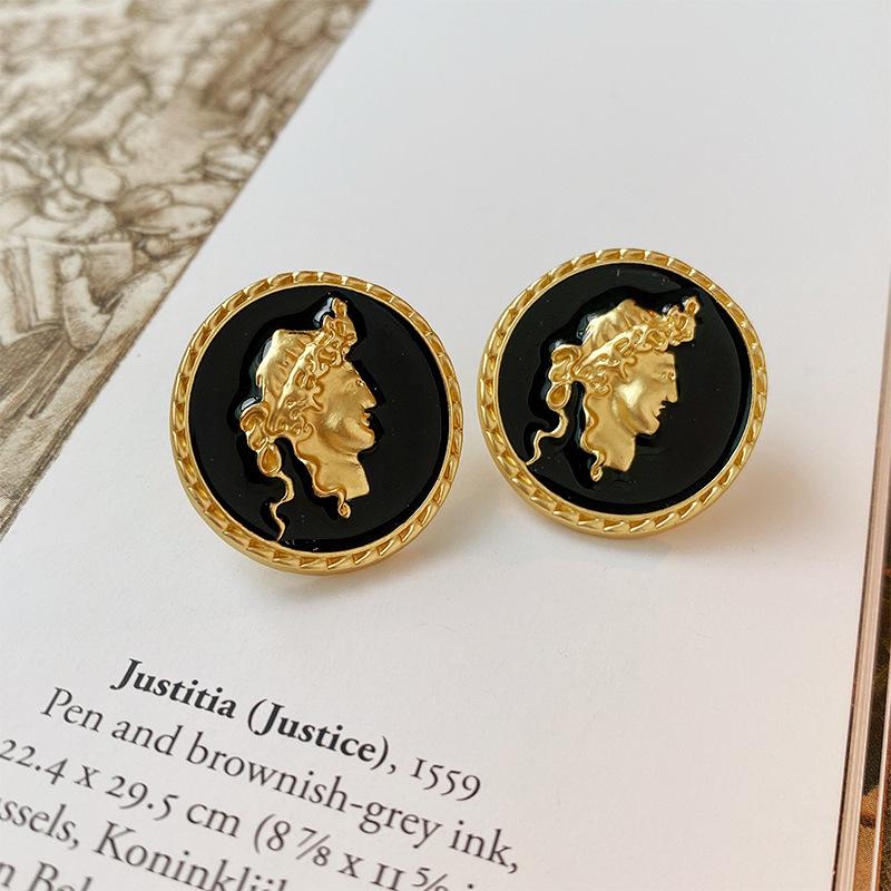 Silver Needle Vintage Geometric Court Style Light Luxury Retro Stud Earrings for Women