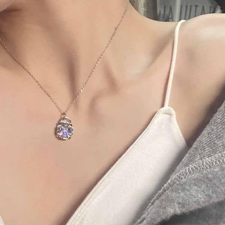 Elegant Heart Lock Necklace with Clavicle Chain - Chic & Versatile Jewelry for Women