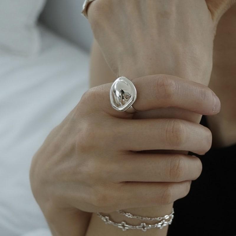 Invisible Collage BOLD ROUNDED CAP RING_SILVER