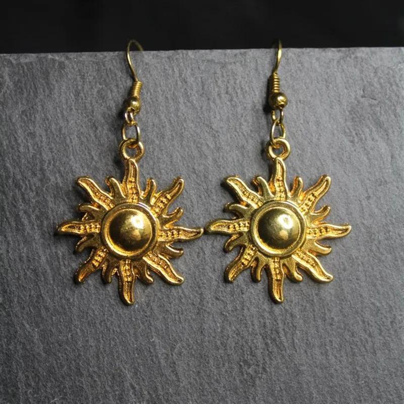 New Silver Color Sun And Moon Necklaces Chain Pair Of Celestial Best Friends Gift For Friend Long Necklaces Pendants Men Women