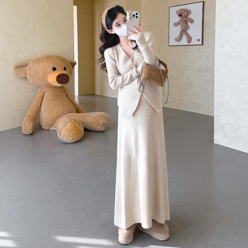 

Elegant Maternity Knitwear: Two-Piece Top and Skirt Set for Autumn and Winter XL