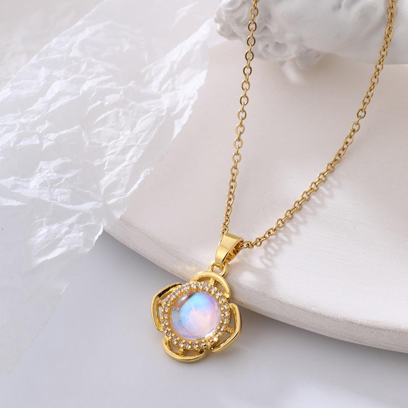 Fashionable Heart Titanium Steel Necklace: Women's Clavicle Chain, Hip Hop Style, Niche Design.