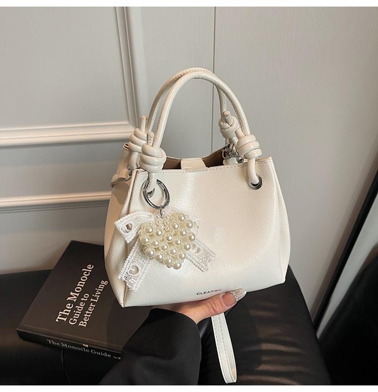 Niche Handbag Women's 2025 New Spring Travel Small Satchel Versatile Fashion Handbag Messenger Bag