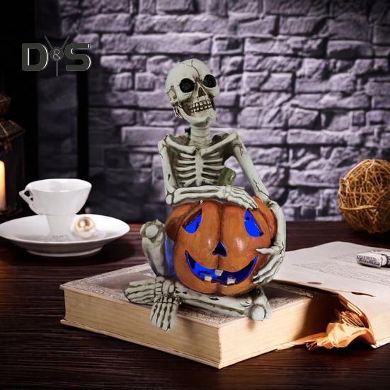 

Halloween Skeleton Holding Pumpkin Figurine Spooky Light-up Sitting Skeleton Resin Statue Sculpture Home Office Desktop Decoration Festival Party A