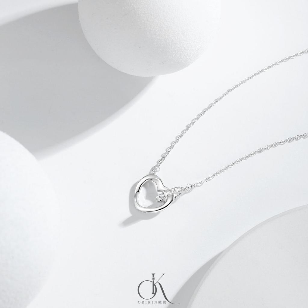 Necklace Mobius Heart SV999 Metal Allergy Free with Zirconia Ultra Light Anniversary Gift Adjustable Eternal Love Simple Daily Use D2838 [ORIKIN]