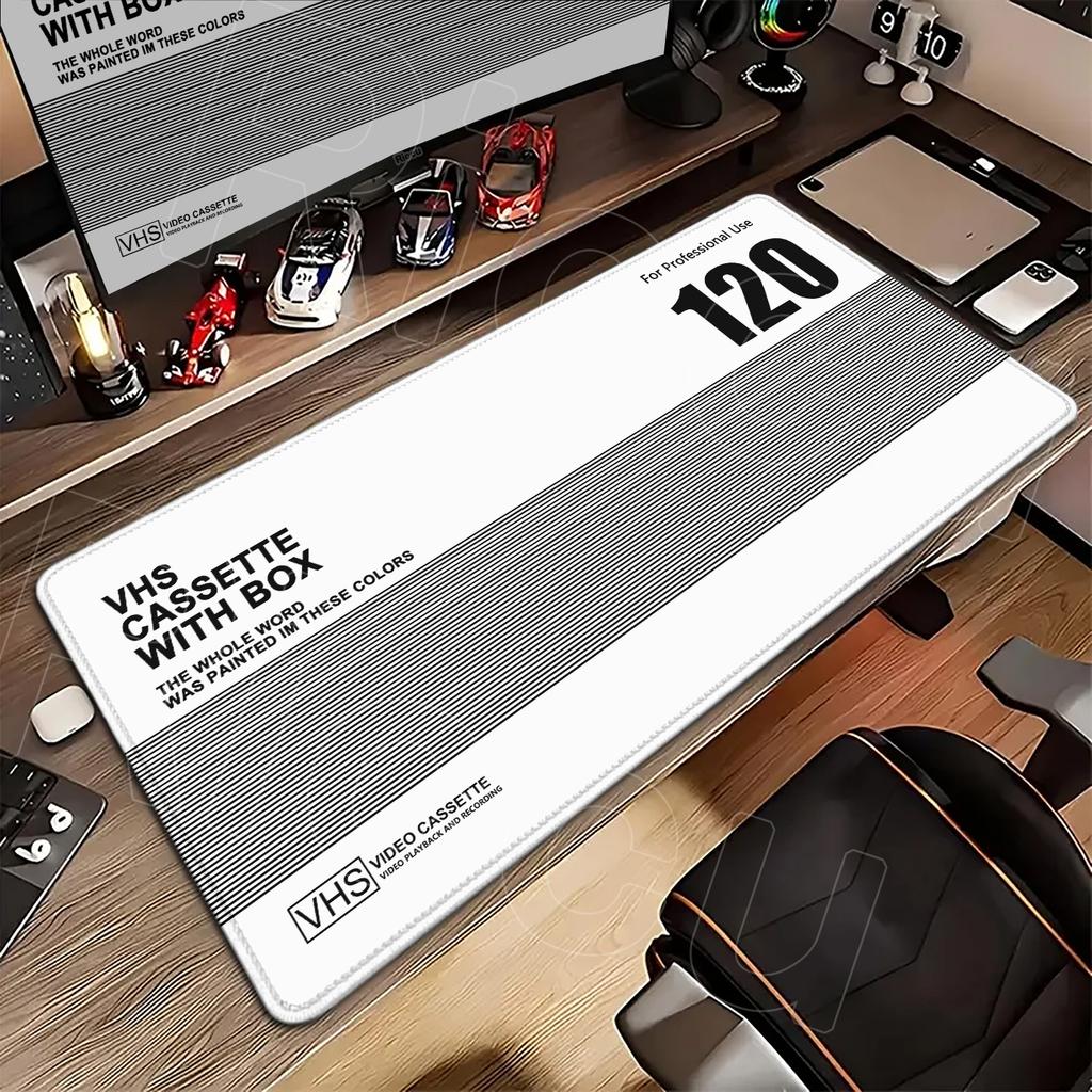 Tappetino Mouse Oversize Retrò VHS 120x60cm Mousepad per Computer Minimalismo Desk Pad Bordo Cucito XXXL Tappetino per Tastiera Tappeto da Gioco Speed