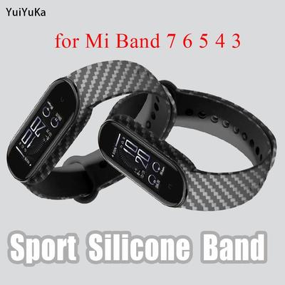 Pasek z włókna węglowego YuiYuKa dla Xiaomi Mi Band 7 6 5 4 3 Sportowa silikonowa bransoletka Miband Band7 Band6 Band5 dla Xiaomi Mi Band 7 6 5 4 3 Nadgarstek