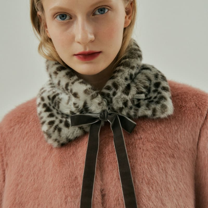 

molliolli LAY Ribbon Faux Fur Petite Muffler [MINT LEOPARD] MINT LEOPARD