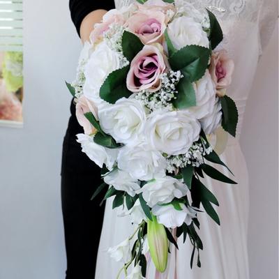 Ev Dekoru – Dekoratif çiçekler ve çelenkler