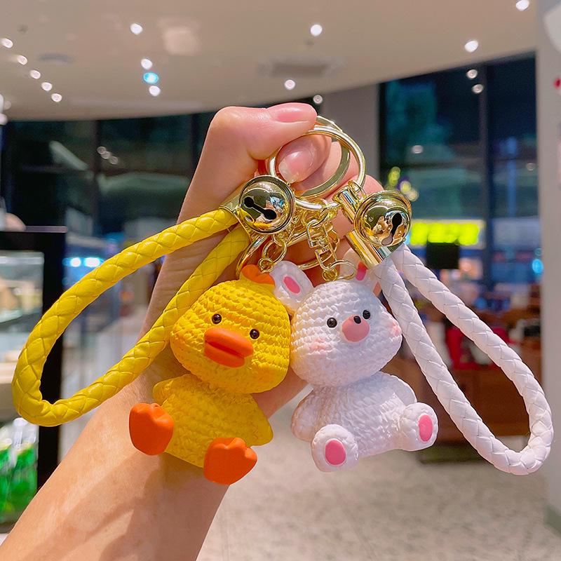 Exquisite Cartoon Animal Resin Yarn Keychain: Cute Couple Bag Charm & Creative Car Pendant for Women