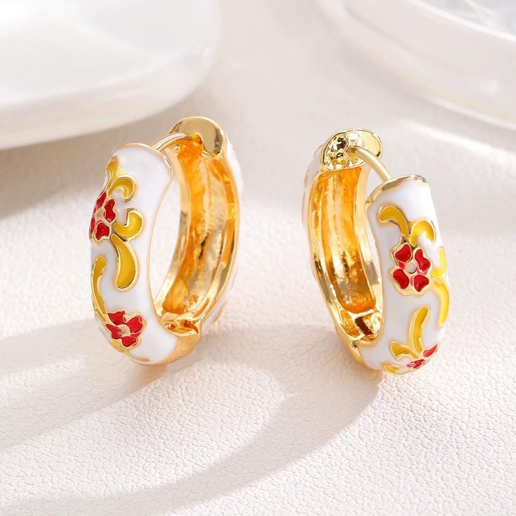 Vintage New Trend Colorful Enamel Flowers Cute Huggies Hoop Earrings for Women Boho Unique Round Ear Buckle Fashion Jewelry Gift