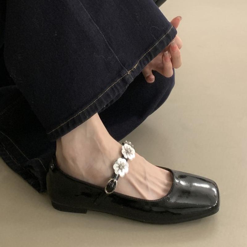 2025 Spring Shallow Buckle Women Flat Shoes Fashion Single Ladies Elegant Shoes Dress Outdoor Fashionable Single Shoes 35 чёрный 2590₽