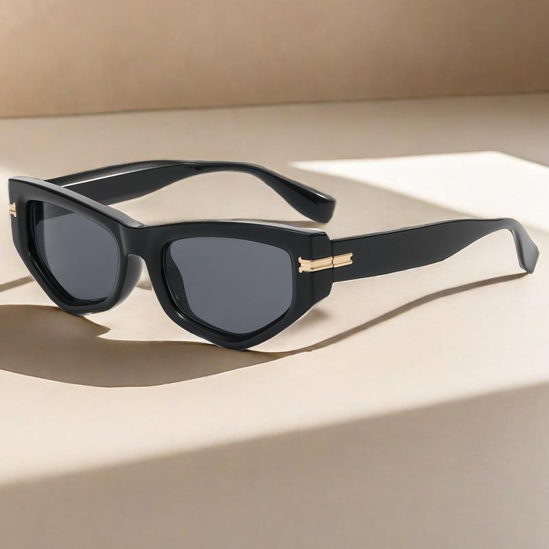 2025 European and American Style Irregular Large Square Frame Sunglasses for Men & Women