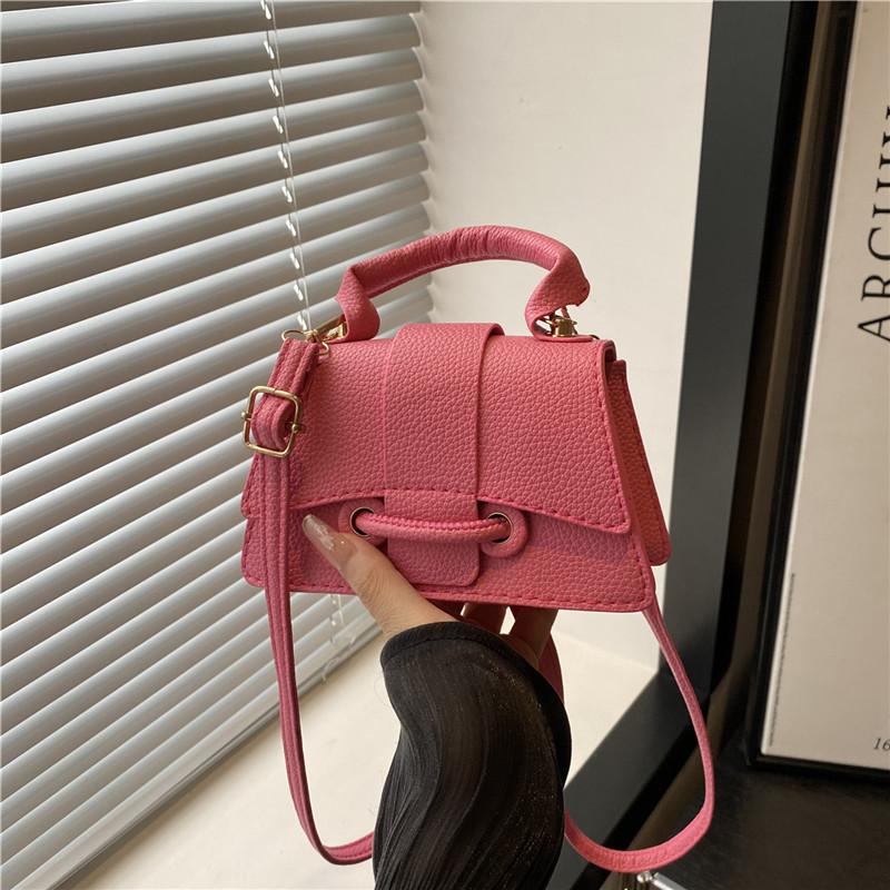 Solid color simple temperament handbag 2025 summer new versatile ins shoulder messenger bag small square bag Korean version of women