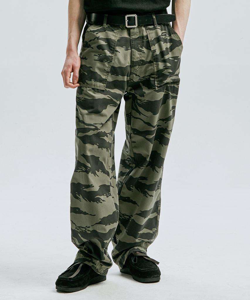 KND Loose Fit Tiger Camo Fatigue Pants