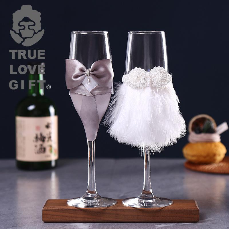 Wedding Champagne Flutes for Bride and Groom, Romantic Love Toast Glasses Set, Crystal Clear Glassware for Wedding Reception, 2-Pack
