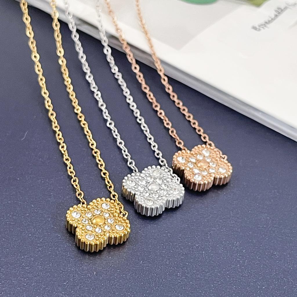 15 mm Fyraklöver Enkel Blomma Halsband Dubbelsidigt Lyxstil Damhalsband Hänge
