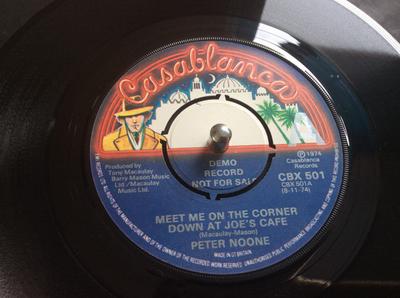 7inch Record PETER NOONE  Meet Me On The Corner Down At Joes CBXPROMO Casablanca 1974 UK Pop Used