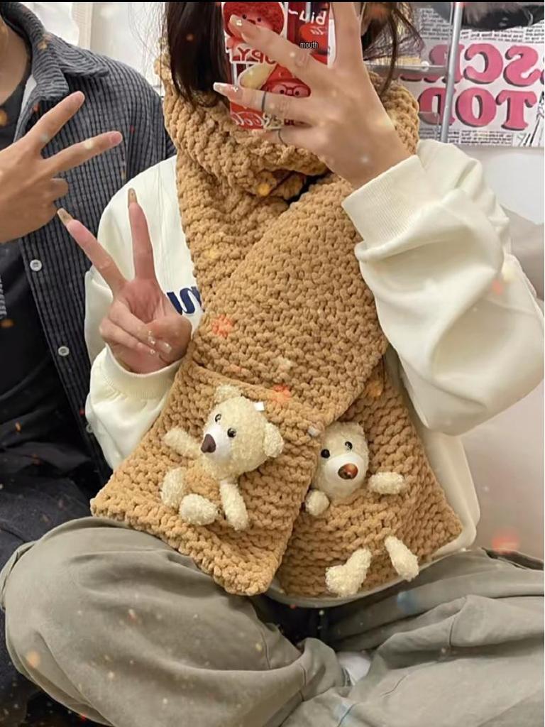 Pocket Bear Hand-Knitted Wool Scarf DIY Kit - Homemade Gift for Partner