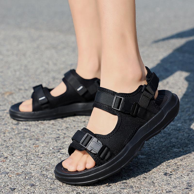 Summer Men's Sandals Non-Slip Fashionable Lightweight Wear-Resistant Casual and Versatile Beach Shoes