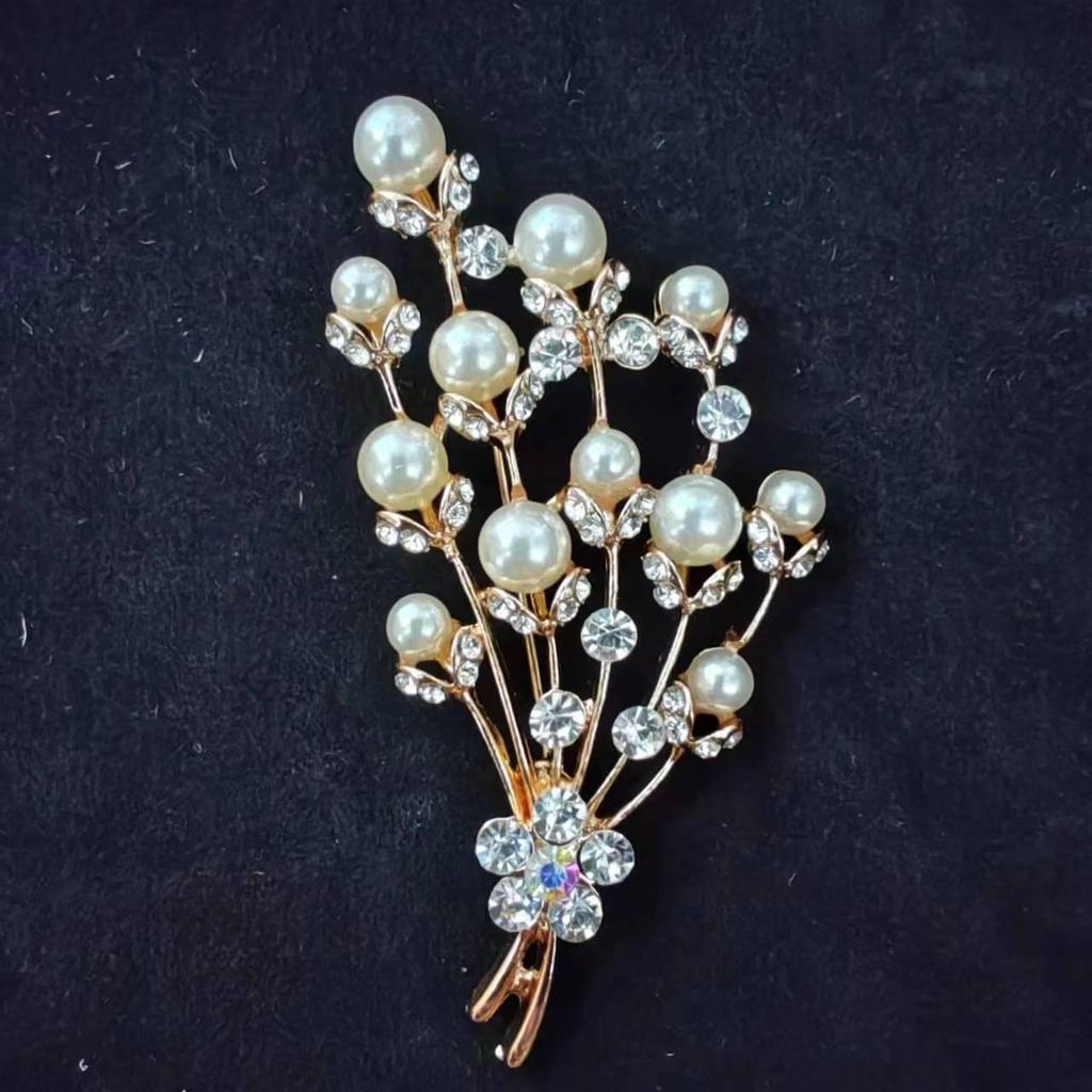 High-End Luxury Flower Pearl Brooch and Corsage Pin – Creative Versatile Accessory