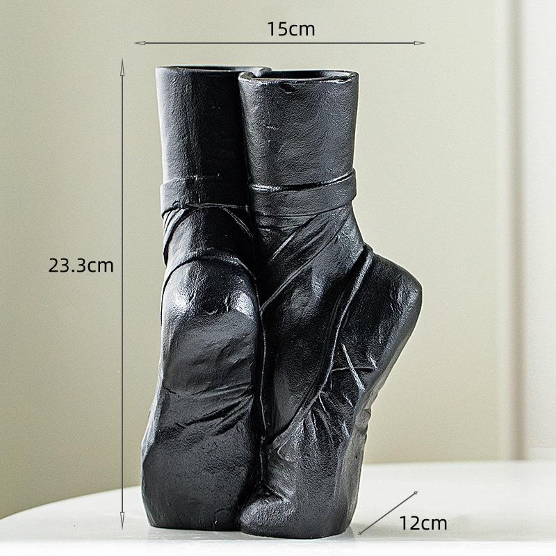 

Ceramic Vase Ballet Shoes Dancer Realistic Portrait Sculpture Flower Vase Flower Arrangement Crafts Home Decoration Accessories чорний