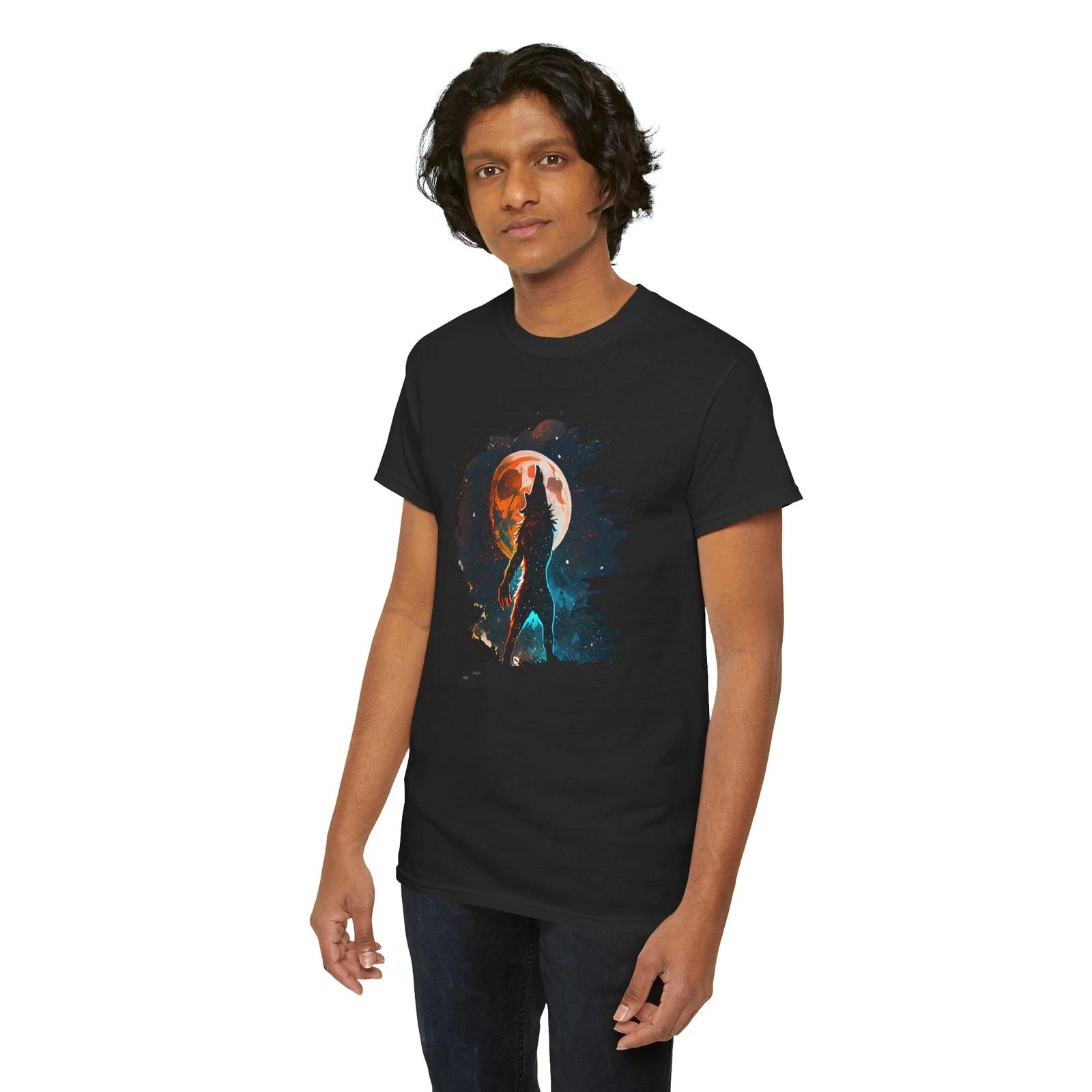 

Werewolf howling at the moon Cryptozoology T-Shirt | Cryptid werewolf Shirt M