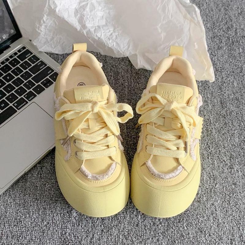 Modieuze Sneakers voor Dames 2025 Nieuwe Lente en Herfst Veelzijdige Schoenen, Dikgezoolde Witte Sneakers, Niche Broodschoenen voor Dames
