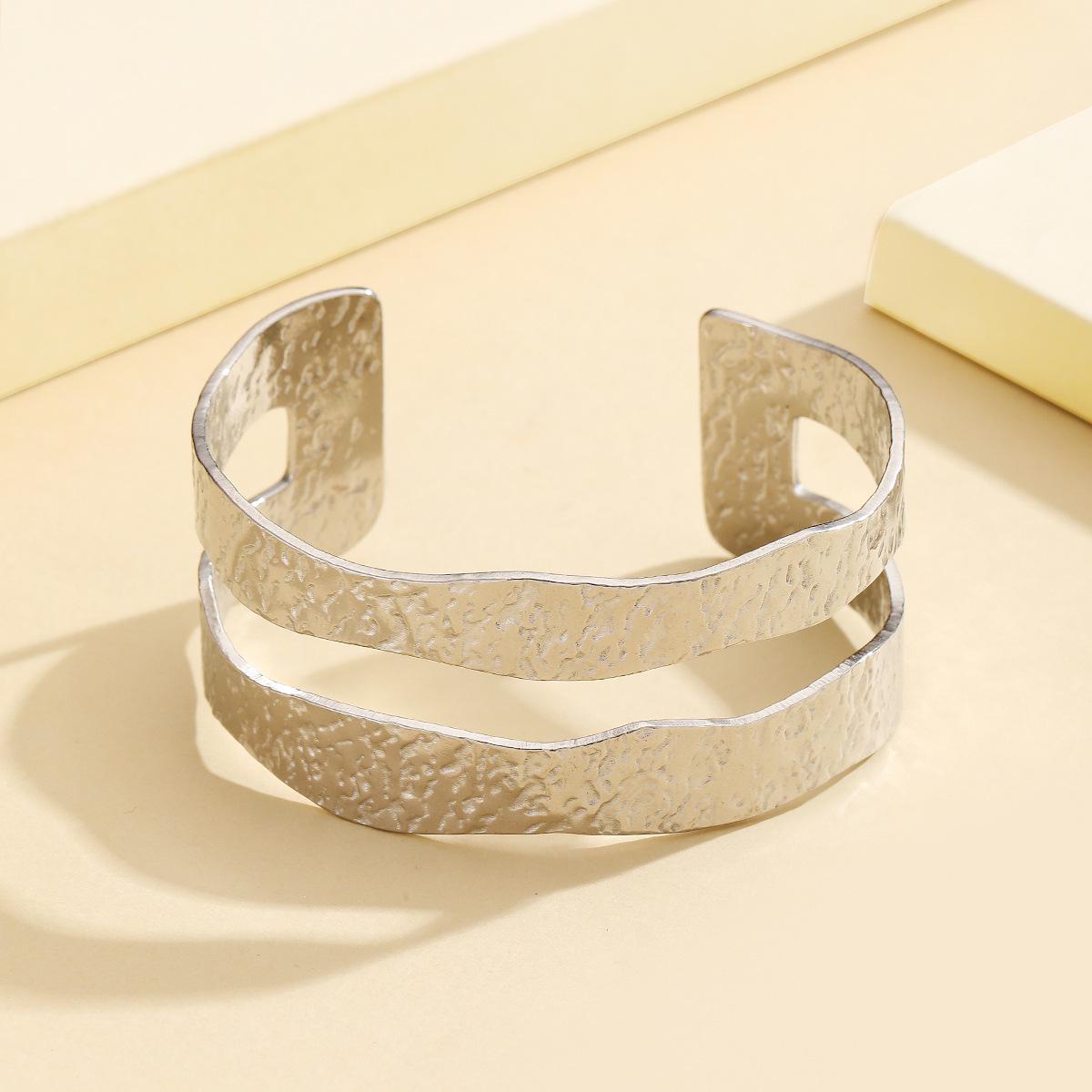 Elegant European Geometric Double-Row 18K Gold Stainless Steel Bracelet for Women
