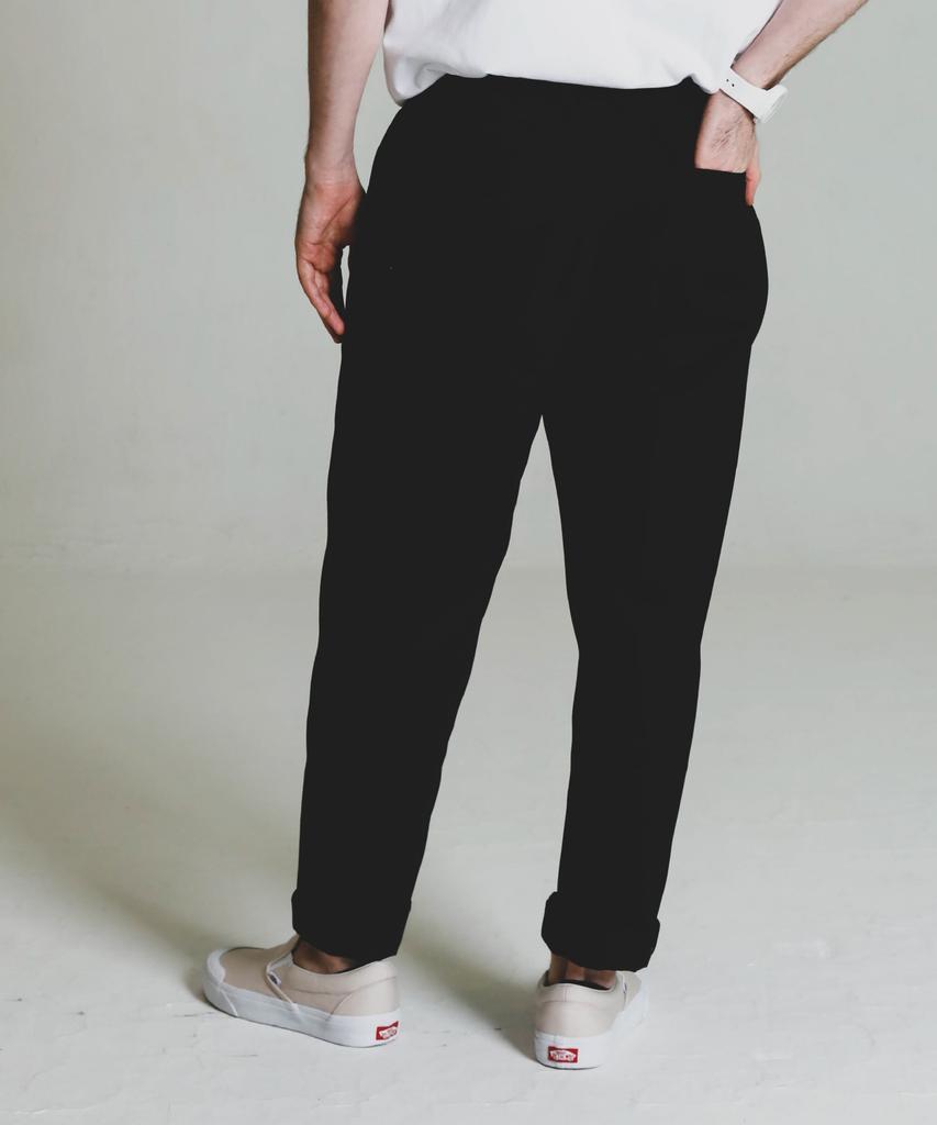 STAGE NAME One-Pleat Tapered Cotton Slacks_Black