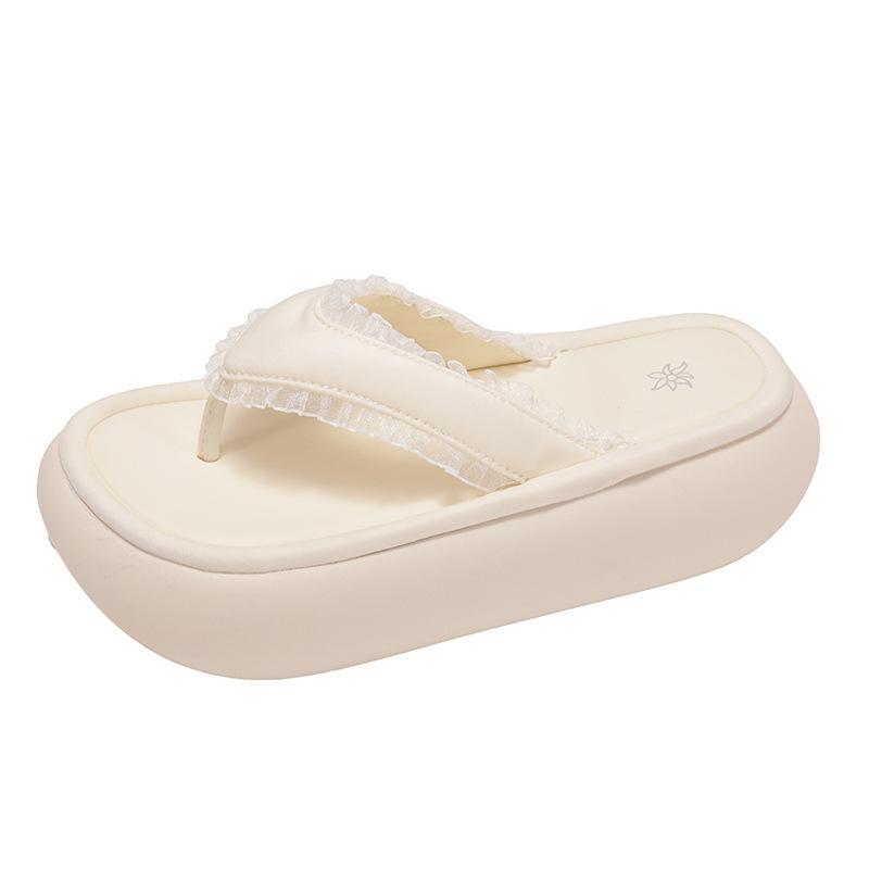 

French flip-flops women wear 2025 new summer soft flat-bottomed beach fashion fairy wind pinch foot cool slippers 35