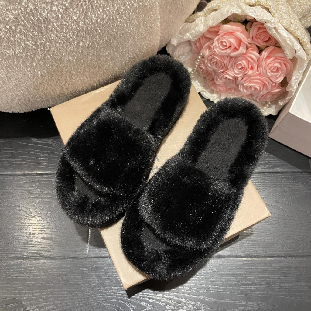Foreign trade large size 2025 new home Korean version versatile outer wear flat bottom fashion Mao Mao Internet celebrity women's slippers
