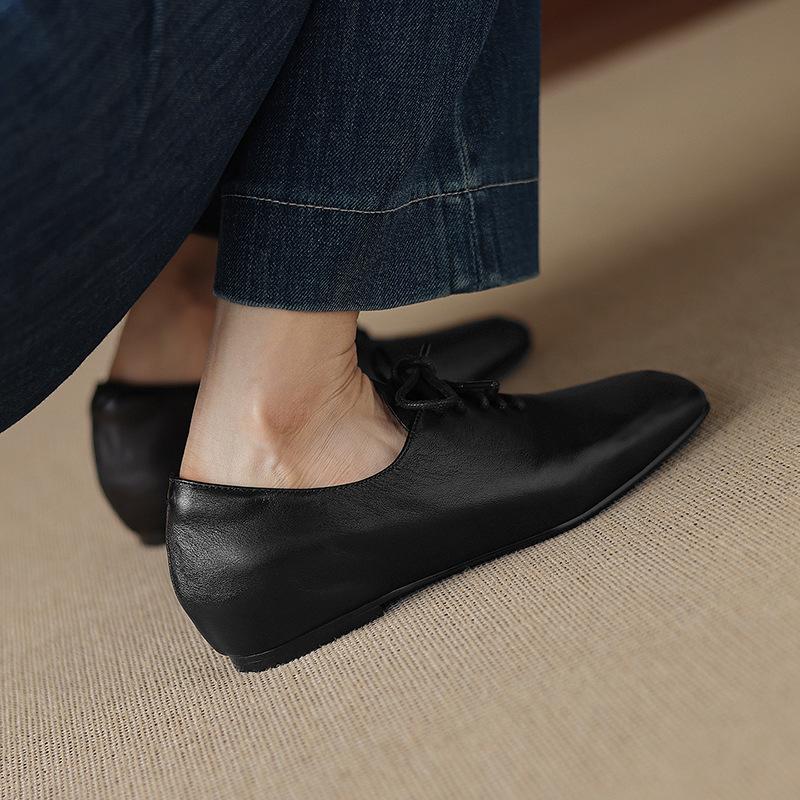 Inner height-increasing little white shoes women's 2025 new first-layer cowhide soft-soled single shoes with skirts, soft white small leather shoes