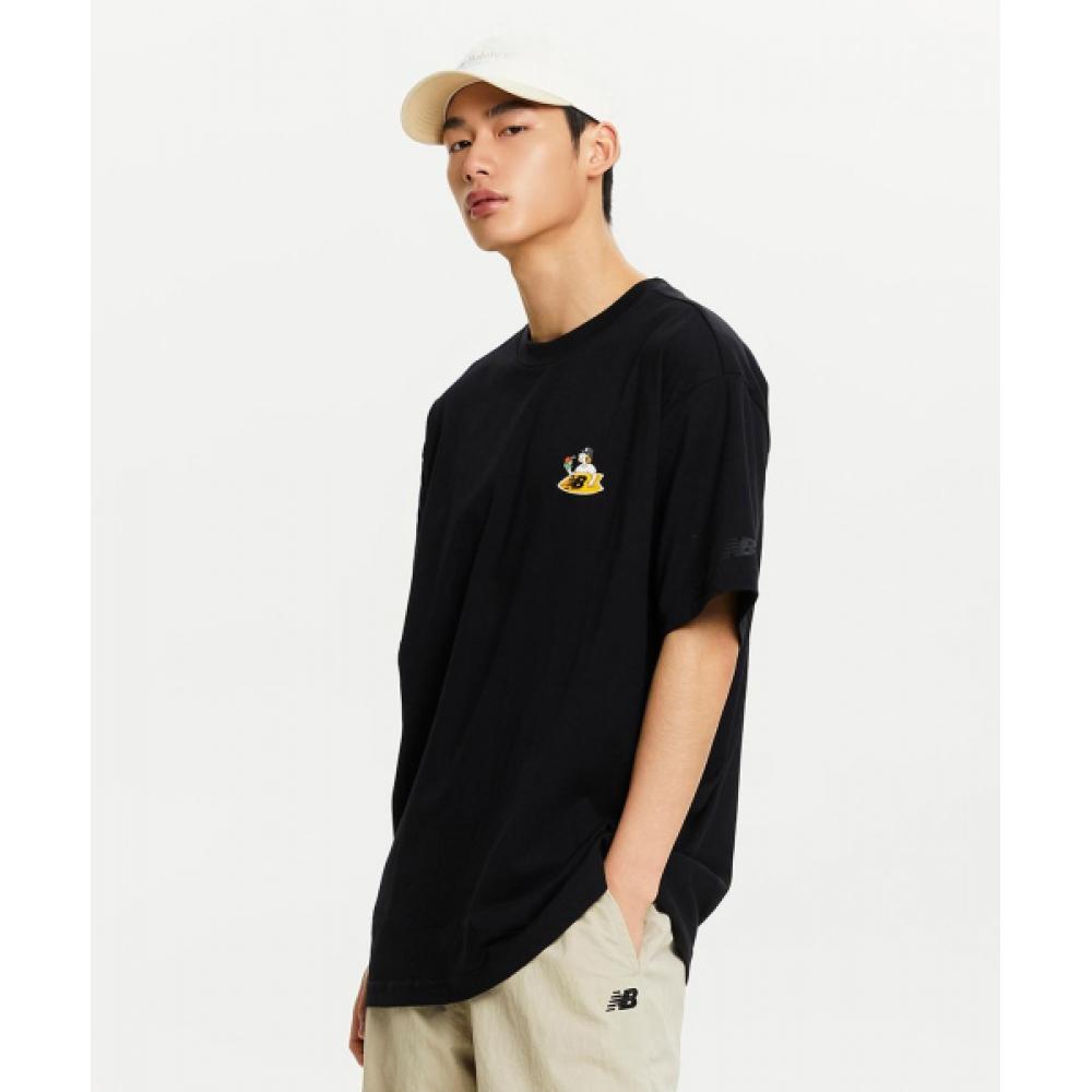 

Футболка с короткими рукавами NEW BALANCE NBNEE21623 UNI NB Boy Board Shop, ЧЕРНАЯ
