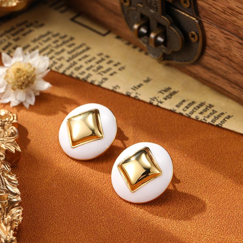 White Oil Dropping Round Retro Earrings With Personalized Temperament And Versatile Women's Fashion Earrings