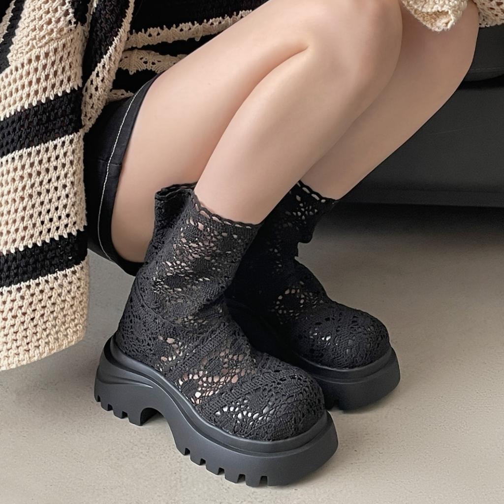White small man heightened thick-soled Martin boots women's 2025 new summer versatile retro soft-soled hollow short boots
