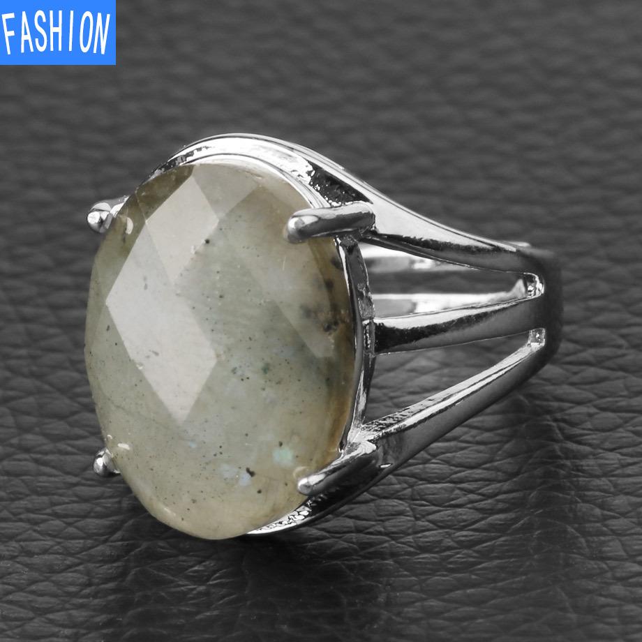 

Кольцо с натуральным овальным граненым кристаллом в подарок Labradorite