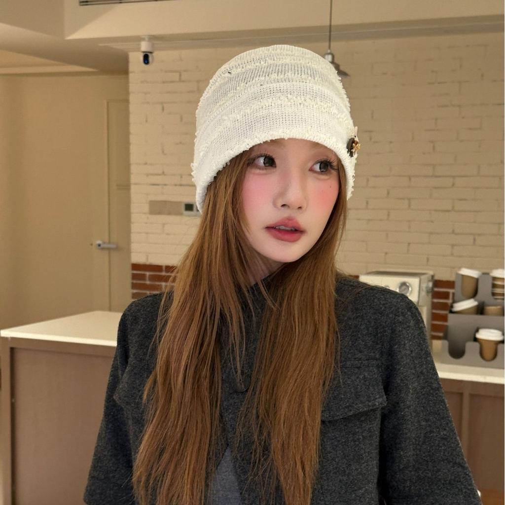 Cute little starfish cold hat female face small autumn and winter versatile headgear lazy wind thin pile hat tide