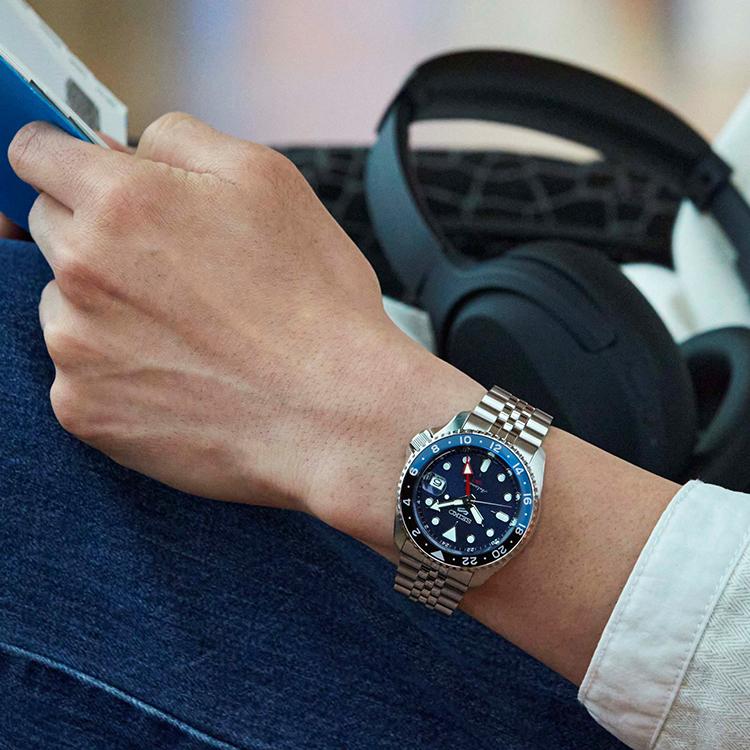 SEIKO 5 NEW SPORT Mechanical Movement Stainless Steel Strap Watch Men's Watches Blue Dial SSK003K1
