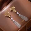 Retro Court Temperament Earrings Long Pearl Flower Fringed Light Luxury Stud Earrings Niche Design High-End Earrings