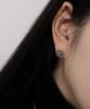 Madin'Ly Bouton Q Earring