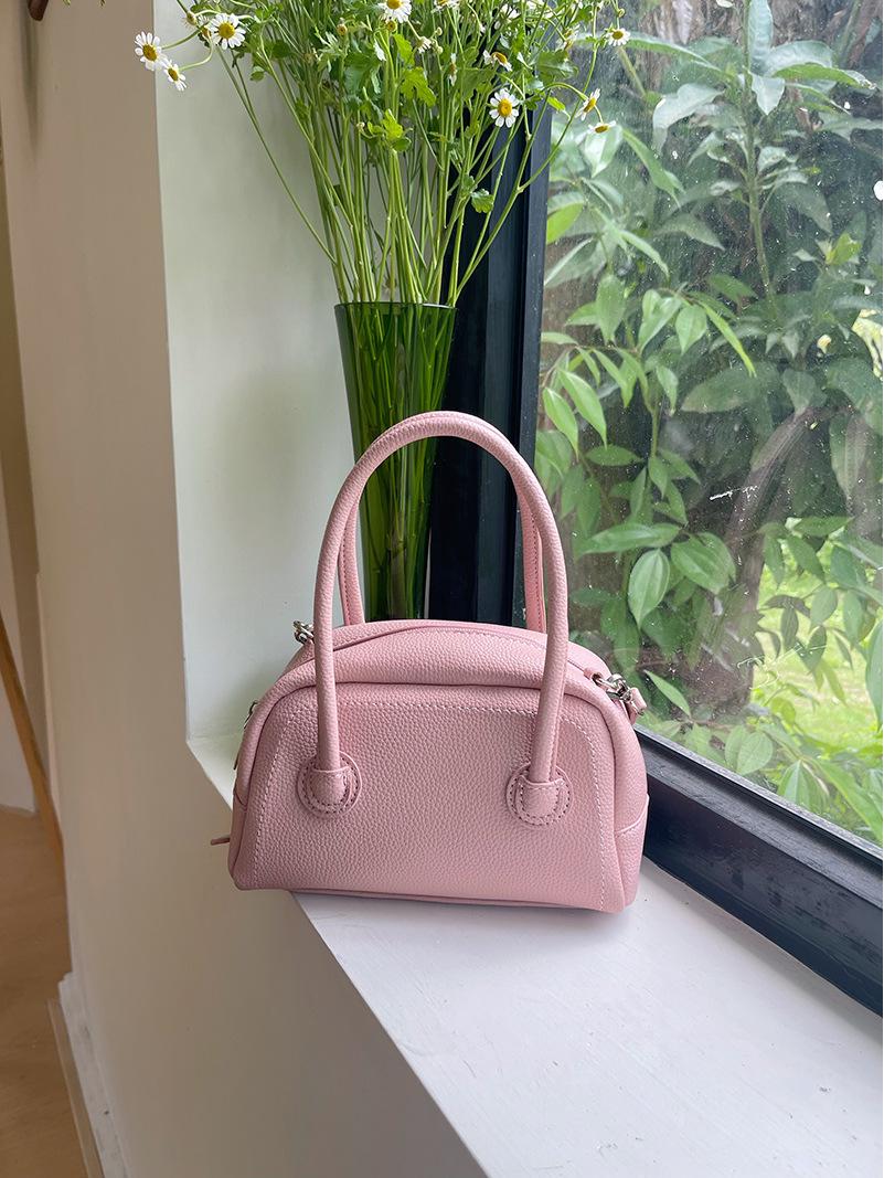 

2026 South Korea Portable Casual Bowling Bag: Small Fresh Shoulder Messenger Boston Pillow Style