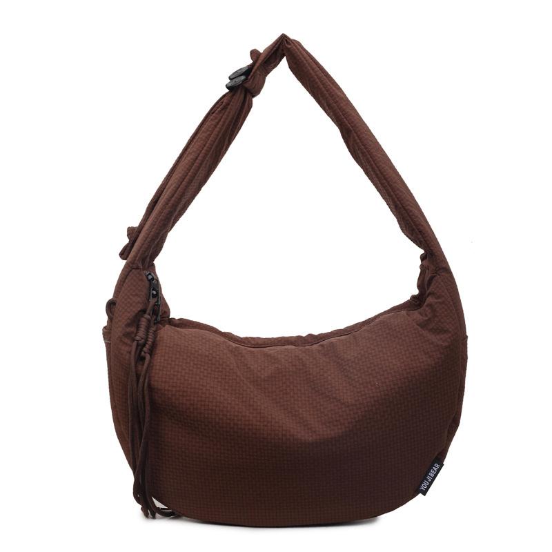 Casual nylon cloth bag women's 2025 new fashion explosion messenger dumpling bag versatile niche shoulder commuter bag