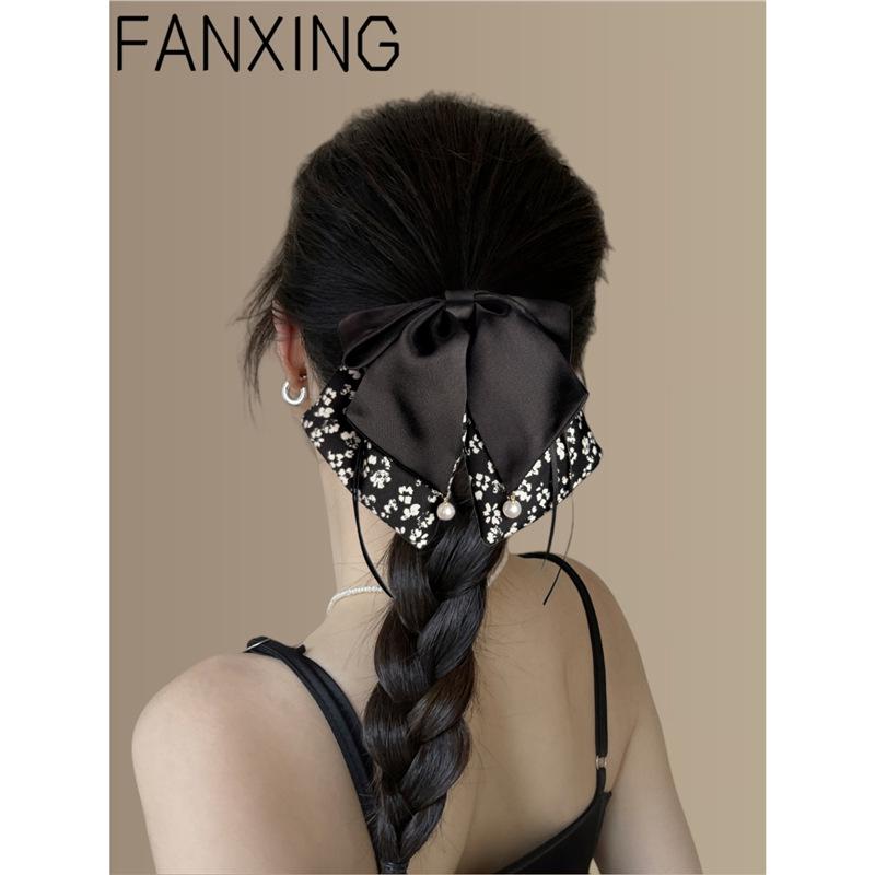 Retro Chinese Ribbon Bow Hairpin: Elegant Half-Tie Headdress Accessory