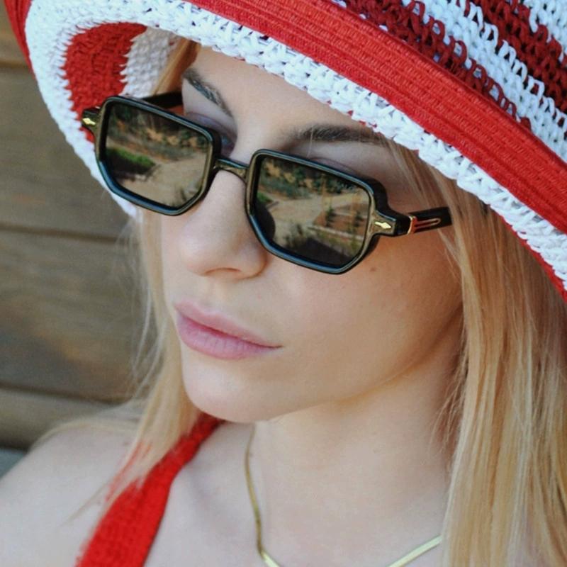 Retro Small Square Sunglasses Women Men UV400 Luxury Fashion Eyewear Rivets Shades Brand Oculus Gafas