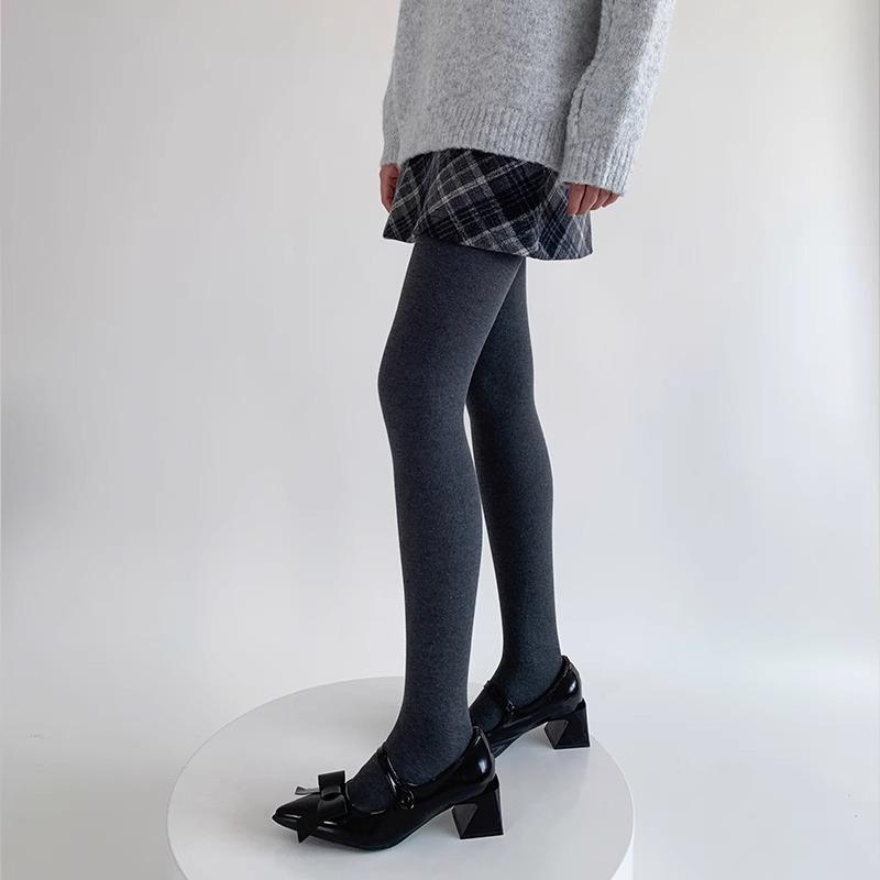 

Новые серые бархатные утолщенные колготки: Подтягивает талию, приподнимает бедра, не скользит, обеспечивает естественный комфорт, создает вид, будто ноги открыты. 130g No Fleece for 90-160 jin