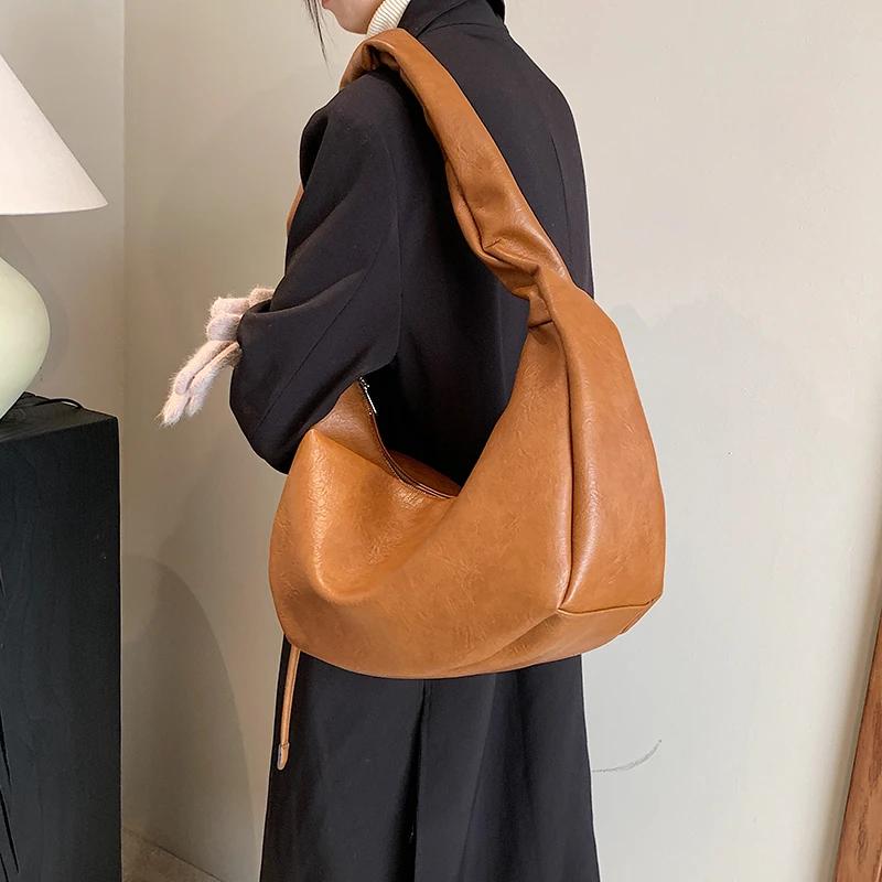 Women's Crescent Leather Shoulder Bag Soft Interior Compartment Solid Fashion
