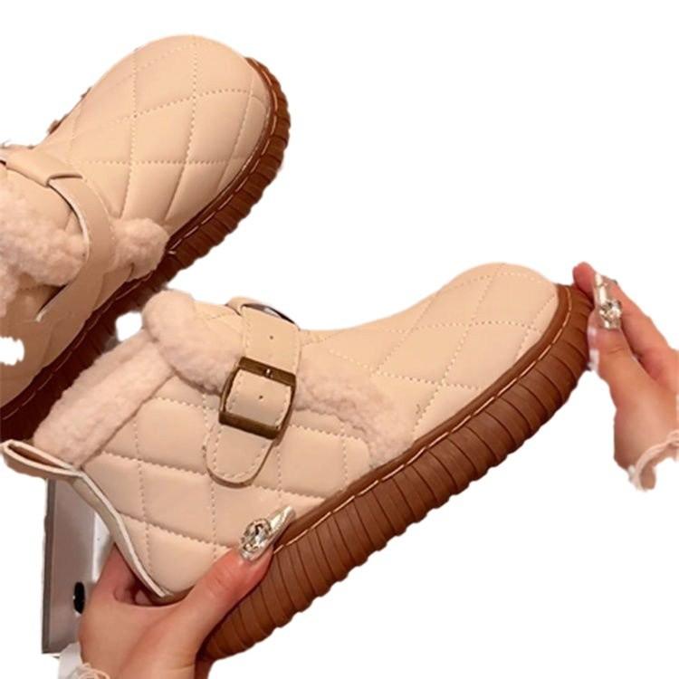 Snow boots women's winter piled and thickened 2025 new warm platform bread shoes Northeast cotton shoes non-slip soft-soled shoes