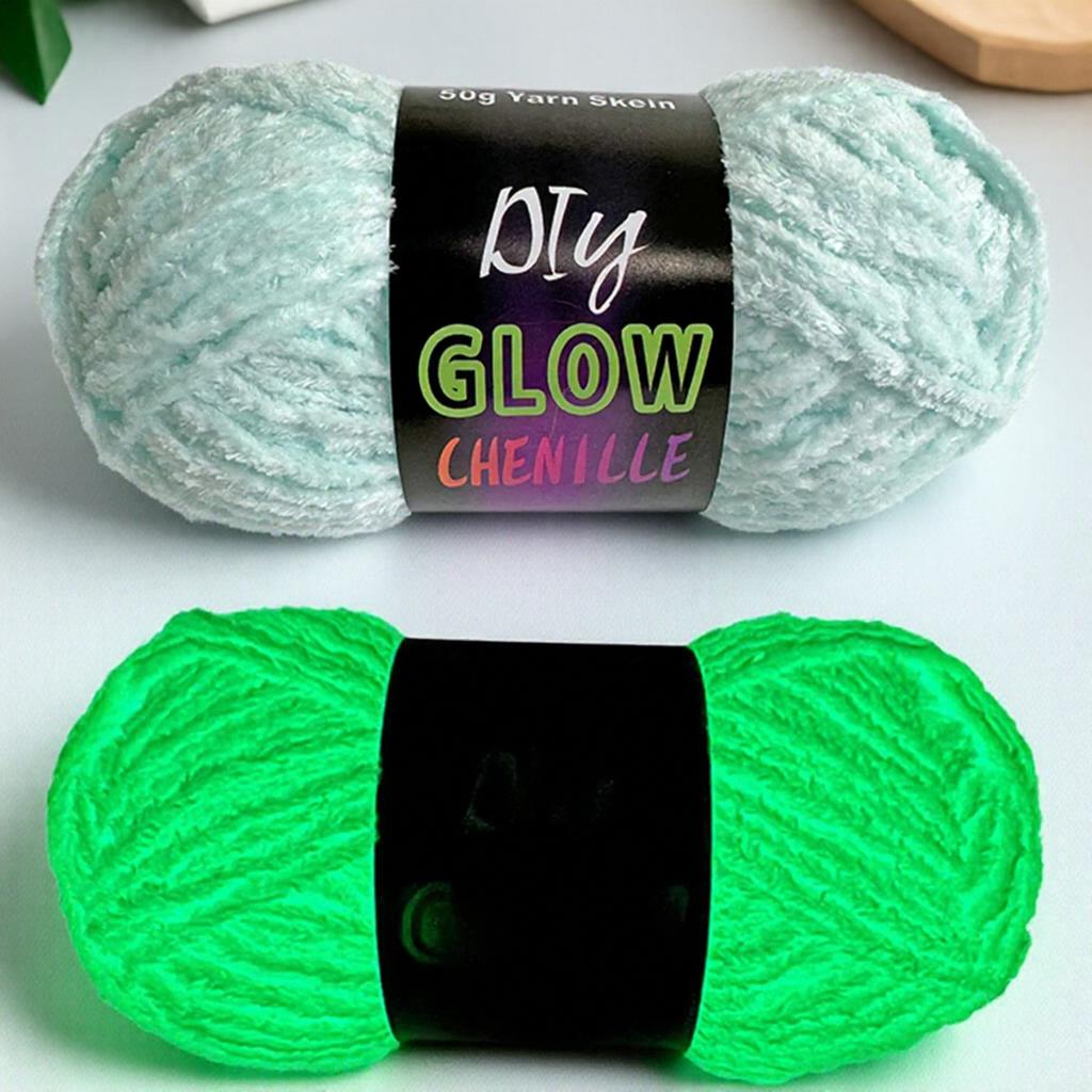 Filato di Chenille di Velluto Luminoso 100% Poliestere Brilla al Buio per Lavorare a Maglia, Uncinetto, Bambole Tessute a Mano, Creazioni Fai da Te