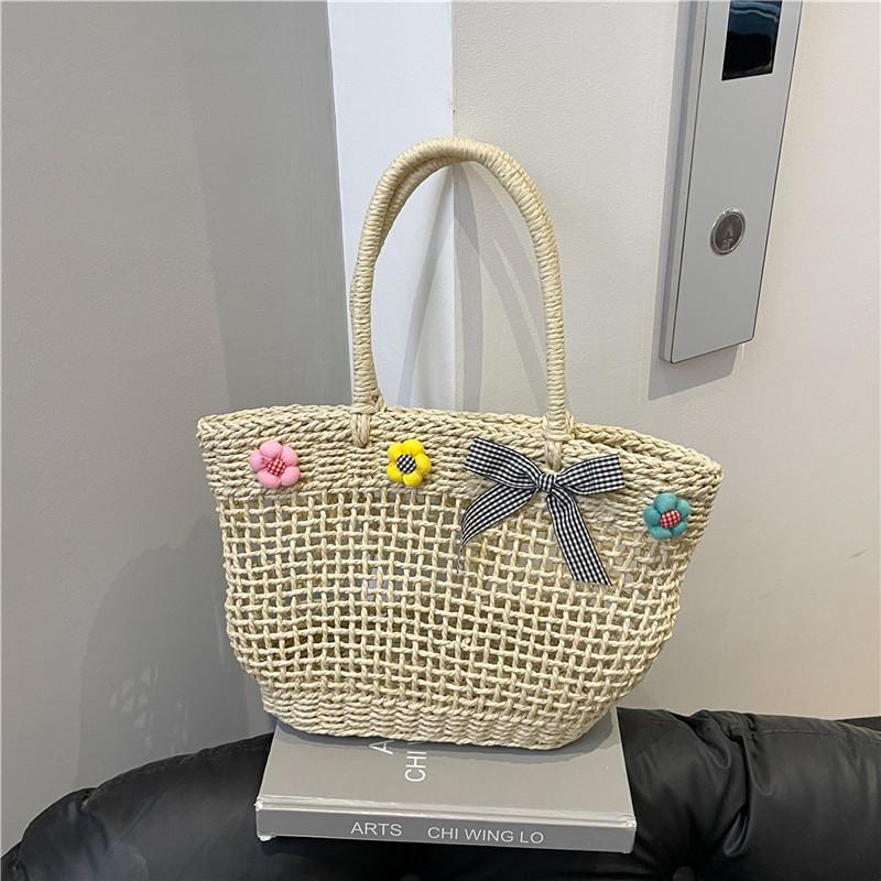 Small fresh straw woven bag women's new large-capacity woven bag leisure seaside vacation tote bag